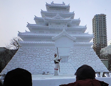 素晴らしい 札幌雪まつりに 会津若松鶴ケ城 がお目見え ウェルカムママの時々日記